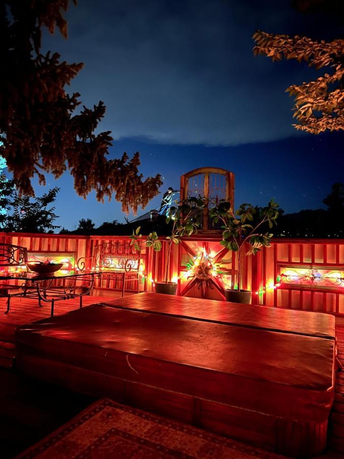 Mystic Portal 420 Guesthouse Колорадо-Спрингс Экстерьер фото